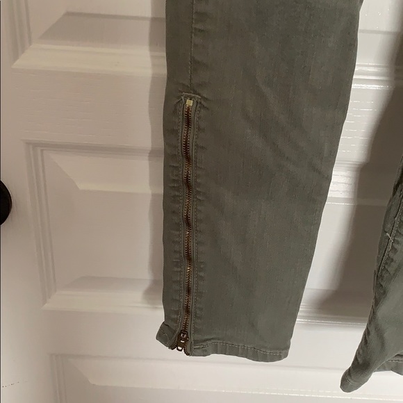 Jeans - Picture 2 of 3